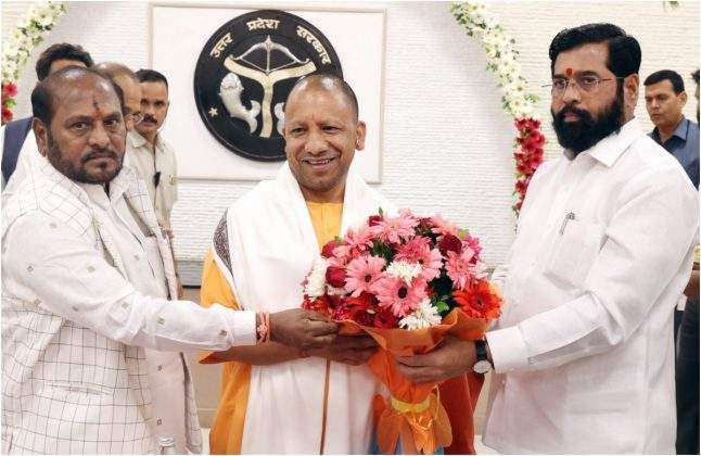 Maharashtra CM Eknath Shinde Meet Up Cm Yogi Aadityanath