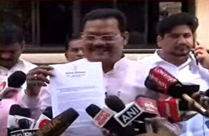 Shiv Sena MLA Sanjay Shirsat demands file violation of rights against Sanjay Raut