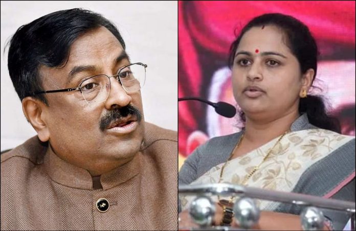 Pratibha Dhanorkar sharp reply to Sudhir Mungantiwar criticism PPK